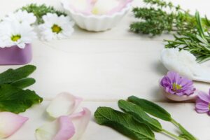 皮膚科治療効果を高める化粧品でのセルフケア方法は？