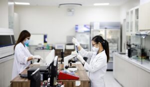 医療レベルでのハリ不足改善に役立つ50代向けの方法は？