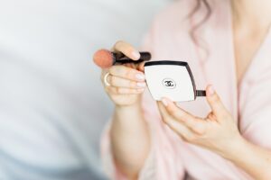 くすみを解消する医療級化粧品の選び方は？