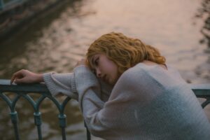 ストレスによる肌荒れを解消する自宅ケアの方法は？